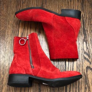 TOPSHOP RED SUEDE ZIPPER BOOTS